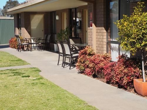 Jacaranda Holiday Units Суон-Гілл Екстер'єр фото